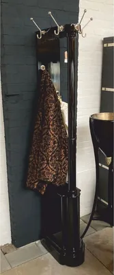 Produktbild von Casa Padrino Luxus Barock Wandgarderobenständer Schwarz / Silber H. 184 cm - Garderoben Möbel