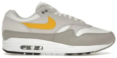 Productafbeelding van Nike Air Max 1 Essential, kleur: Summit White/University Gold, maat: EU 36.5