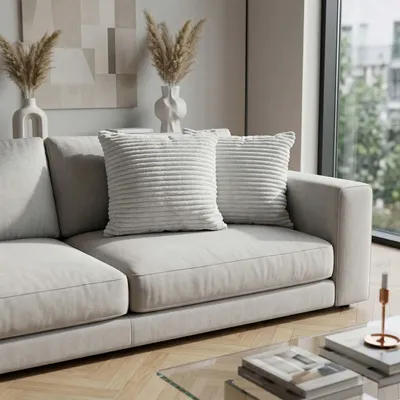Produktbild von Kuschelige Cord-Kissen 60x60 cm – Plüschig, Waschbar (60°C), Reißverschluss – Farben: Anthrazit, Offwhite, Taupe, Silber Grau