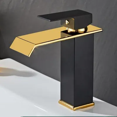 Immagine prodotto di Rubinetto per vasca da bagno in ottone massiccio, nero opaco e oro