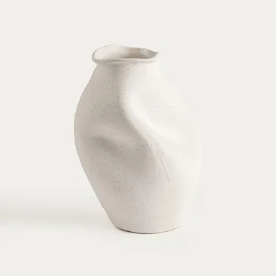 Produktbild von HOMLA AVELIS-Vase, weiß, aus Keramik, mit gewellter Oberfläche, 14 x 13,5 x 20 cm