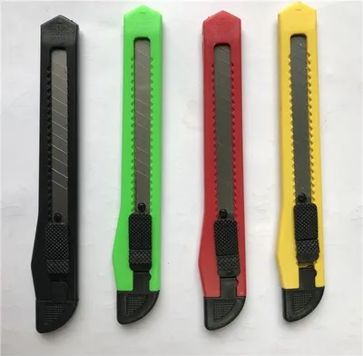 Obrázok produktu pre Odlamovací nôž, plastový, 9 mm