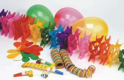 Produktbild von PAPSTAR Party-Deko-Set 27-teilig Luftschlangen Girlande Luftrüssel Luftballons