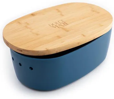 Productafbeelding van Unyqoos® broodkasten van PP – Blauw (Blauwbes), 38×24,5×14,5 cm, geschikt voor brood tot 34×11 cm, voorzien van ventilatie, met een bamboe deksel dat ook als snijplank kan worden gebruikt