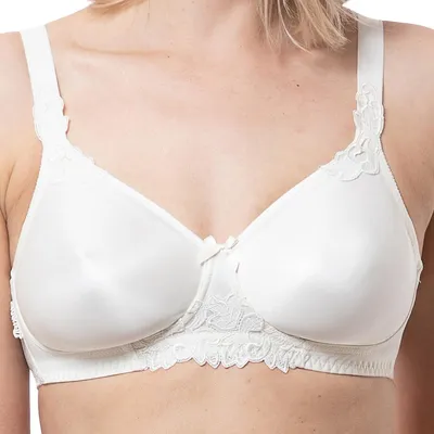 Produktbild von Chantelle Hedona BH ohne Bügel BH ohne Bügel von Chantelle aus der Serie Hedona mit Minimizer-Effekt bei großen Cups, Festes Simplex-Gewebe, seitliche Stützstäbchen und etwas breitere Träger sorgen für idealen Halt - auch ohne Bügel, Schlichter, aber dennoch femininer Stil durch schmückende Stickereien an den Trägern und am Mittelsteg