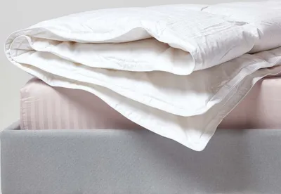 Obrázek produktu pro HOMESCAPES Přikrývka Transitional, třída hřejivosti 3-4, husí peří a prachové peří, 230 x 220 cm