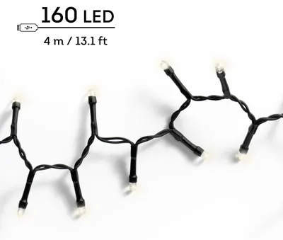 Eine ausgeschaltete kompakte LED-Lichterkette mit extrawarmweißen Dioden und schwarzem Kabel freigestellt auf weißem Hintergrund.