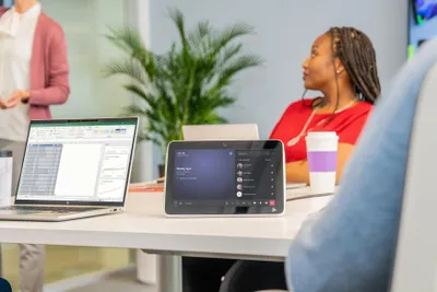 Produktbild von HP Poly TC10 Wandhalterung schwarz für Videokonferenzsysteme