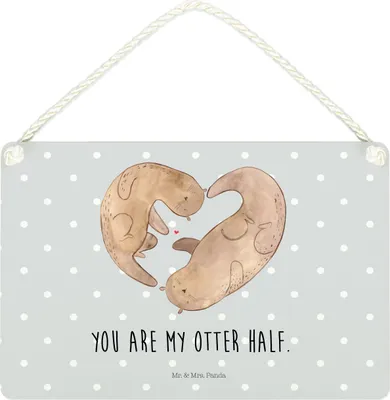 Produktbild von Mr. & Mrs. Panda wandtafel Otter Herz DIN A4 - Grau Pastell - Geschenk, Hochzeitstag, kleine aufmerksamkeit, holzbild, Wandbild Holz, Schild, Paar, Türschild, Liebe
