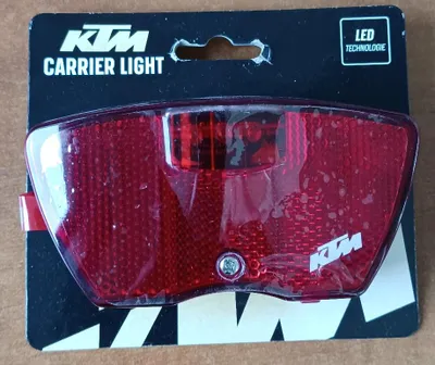 Produktbild von KTM Gebäckträgerlicht mit Batterie Schraubenabstand 50 mm