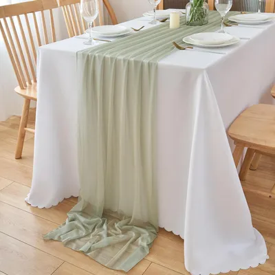 Produktbild von Tischläufer Chiffon Hell Salbeigrün 300 x 77 cm