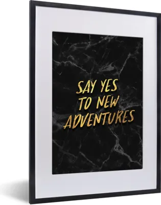 Produktbild von MuchoWow® Gerahmtes Poster Zitate - Abenteuer - Gold - Schwarz 30x40 cm - Poster mit Schwarzem Bilderrahmen Wandposter Rahmen Foto Bilder - Wandposter Schlafzimmer