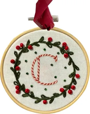Produktbild von DIY-Stickerei von Weihnachtsornamenten: Personalisiertes Monogramm-Stickset mit Initialen A–Z, Mini-Stickset für Anfänger C