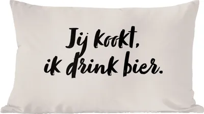 Produktbild von MuchoWow® Zierkissen Sofakissen Wohnzimmer Dekokissen 60x40 cm Zitat - Taupe - Du kochst, ich trinke Bier - Kopfkissen - Polster mit Foto