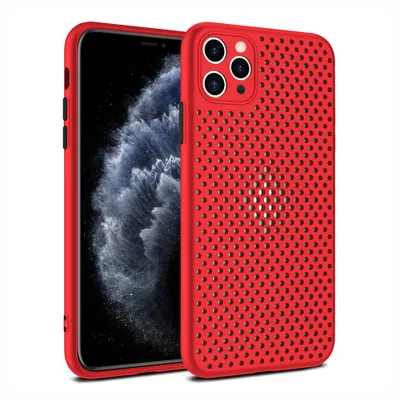 Obrázek produktu pro Silikonové pouzdro Smartphonica pro iPhone 11 Pro Max s otvory - červené