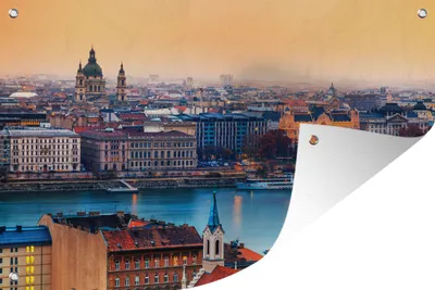 Produktbild von MuchoWow® 120x80 cm Outdoor-Poster Gartendeko Sichtschutz Garten Poster für den Garten  Budapest - Haus - Fluss