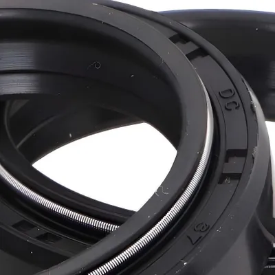 Zdjęcie produktu dla Zestaw uszczelek olejowych przedniego widelca 37x49.1x8/10.5 do Derbi Senda X-Treme, X-Race