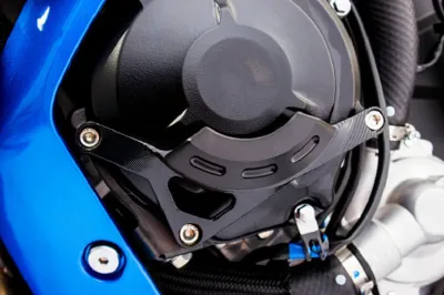 Immagine prodotto di GILLES TOOLING Coperchio carter motore sinistro nero Suzuki GSX-R1000