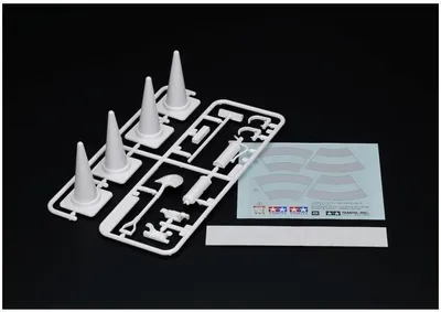 Produktbild von Tamiya 300056558 - 1:14 Truck Baustellen-Set Pylone/Werkzeug - Neu