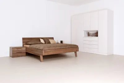 Produktbild von Doppelbett Cortina 200 x 200 cm in Nussbaum geölt mit Kopfteil