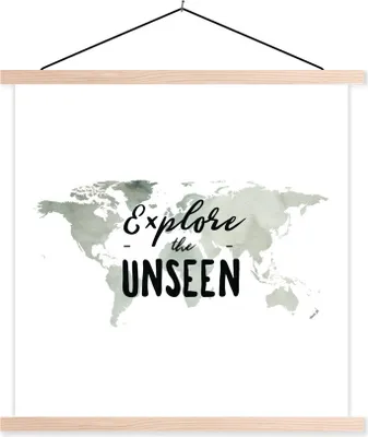 Produktbild von MuchoWow® Textilposter Weltkarte - Aquarell - Zitat 120x120 cm mit holzfarbenen Rahmen - Textil-Poster