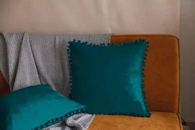 2 Samt-Kissenbezüge 45x45 cm mit Pompons, blau