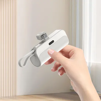 Produktbild von Mini-Tragbares Ladegerät Multifunktional Integriertes Kabel für IOS-Schnittstelle Typ C 2-in-1 Mini-USB-C-Powerbank für Notfälle