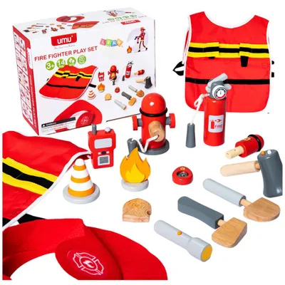 Produktbild von Kostüm-Set „Kleiner Feuerwehrmann“ – Feuerwehr-Zubehör aus Holz, 14-teilig