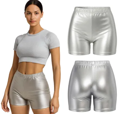 Productafbeelding van 70's Glamour Stijl: Zilveren, glanzende hotpants, retro, geschikt voor disco, carnaval en feestjes. Maat: 42 - 44 (L). Kleur: Zilver