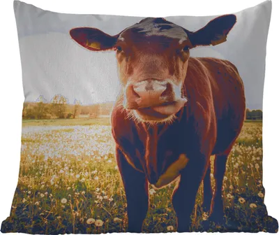 Produktbild von MuchoWow® Outdoor Kissen - Kuh - Sonnenuntergang - Blumen - Gras - Tiere - 60x60 cm - Wetterfest - Lounge Kissen - Dekoration - Schlaf Kissen