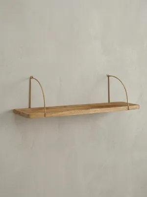 Freigestelltes Wandregal 80x25x22 cm aus Mango Massivholz und Metall in Gold, Frontansicht des klaren, geradlinigen Industrial Designs._#sku_BARWL6.596#