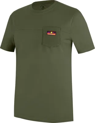 Herren T-Shirt in Olivgrün mit Brusttasche und buntem Wild Country Logo.
