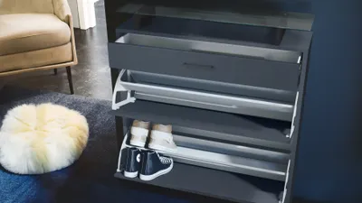Produktbild von Vladon Garderobenset Enigma, Garderobe bestehend aus 1 Schuhschrank, 1 Wandspiegel und 2 Garderobenpaneele, Royal Blau
