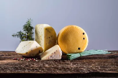 Productafbeelding van Sextner Pfefferkäse Alpe Nemes, ongeveer 650 gram - Käserei Sexten