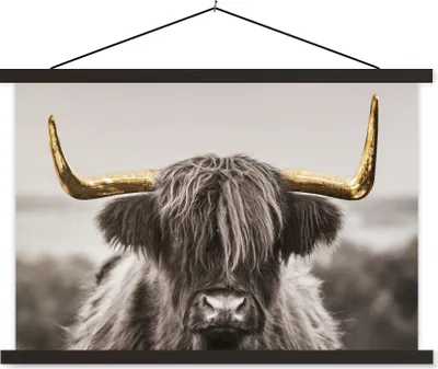 Produktbild von MuchoWow® Textilposter Schottisches Hochlandrind - Gold - Schwarz - Weiß 120x80 cm mit schwarzem Rahmen - Wanddeko