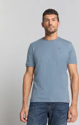 Produktbild von Rundhals T-Shirt mit Slub-Struktur, atmungsaktiv für ganztägigen Tragekomfort