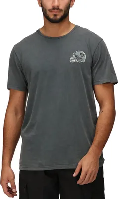 Produktbild von Las Vegas Raiders - NFL - Helmet Pocket Print T-Shirt by Recovered, Washed Black, Size: XXL