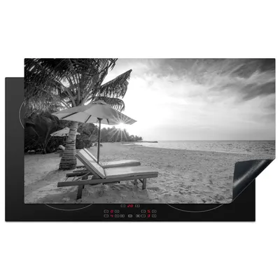 Produktbild von KitchenYeah© Herdabdeckplatte Sonnenuntergang auf Bora Bora - schwarz und weiß , 90x52cm, Küche Deko, Glaskeramikkochfeld Herdabdeckung, Abdeckplatte fùr Kochfeld