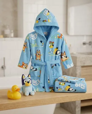 Productafbeelding van Unyqoos® badset voor kinderen, 3-delig – badjas met capuchon, handdoek en washandje, Bluey & Bingo, lichtblauw, maat 7–8 jaar, 100% polyester, ® gecertificeerd