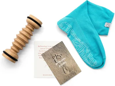 Productafbeelding van Club | Massage sokken voor dames | Set met sokken en massage roller voor dames | Reflexologie massageset | Stressverlagende cadeaus voor het haar