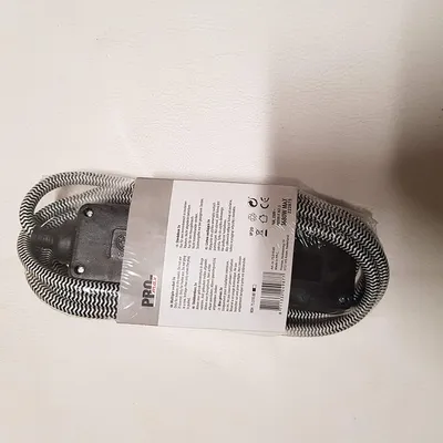Produktbild von Steckdosenleiste 2,5 m mit Flachstecker ohne Schalter 2,5 m lang Textilkabel geerdet 3 Fach Max 3680 W