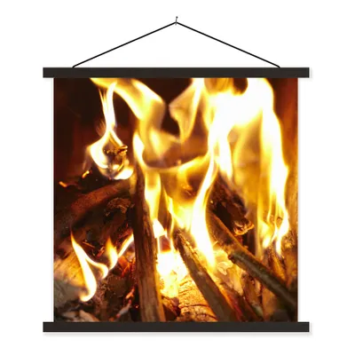 Produktbild von MuchoWow® Textilposter Ein Kamin mit Feuer 120x120 cm mit schwarzem Rahmen - Aufhängungsset