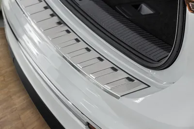 Produktbild von Ladekantenschutz und Einstiegsleisten passend für VW Tiguan 2 V2A 2016-2024, Farbe:Silber