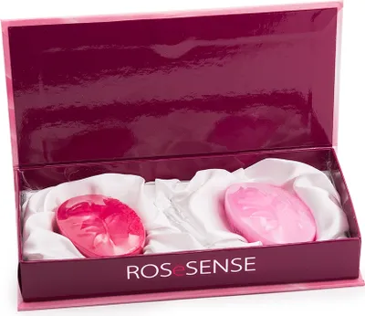 Produktbild von Biofresh - ROSeSENSE Handseife 2 x 45 gr und Essence de Parfum 2.1 ml Geschenkset Rose of Bulgaria