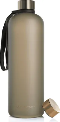 Obrázek produktu pro Láhev na pití LARS NYSØM 1,5l | Ultralehká sportovní láhev z Tritanu, sycená | Ideální na sport, do kanceláře, na jógu | Včetně 2 víček 1500ml Greige - Gold