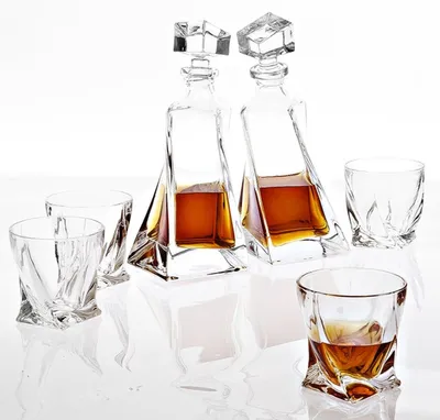 Obrázok produktu pre Sada 6 kusov sklenených pohárov Casa Padrino určených na whisky/koňak – doplnky pre hotely a reštaurácie – 2 fľaše (11x10xV.38 cm) a 4 poháre (Ø9xV.9,5 cm)