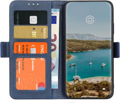 Produktbild von Casecentive Magnetisches Leder Wallet Case iPhone 12 / iPhone 12 Pro blau