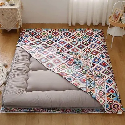 Zdjęcie produktu dla Kołdra futonowa – haft w kształcie litery L – 180 x 220 cm – w wielu kolorach