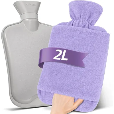 Productafbeelding van Warmwaterkruik met fleece hoes, 2 liter, kangoeriemodel, paars, gemaakt van natuurlijk rubber, lekvrij