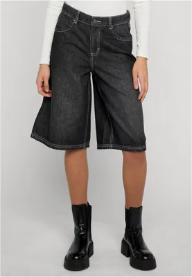 Zdjęcie produktu dla Damskie szorty Urban Classics Ladies Denim Bermuda, czarne, spranie – rozmiar 31